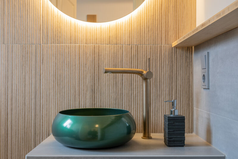 Familienbad mit Liebe zum Detail sowie passendem Gäste WC Familienbad mit Liebe zum Detail sowie passendem Gäste WC